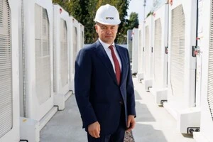 ДТЕК з американцями побудував найбільший павербенк в Україні 