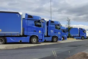 Урядова постанова передбачає скасування обов'язкової вимоги щодо річного стажу, аби керувати вантажним транспортом