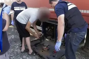 Вибухівку знайшли правоохоронці у вантажівці марки Mercedes-Benz з українськими номерами