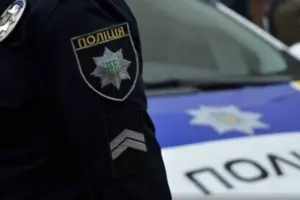 Постраждалого 25-річного військовослужбовця доставлено до лікарні