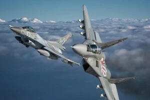 Польща знову підняла авіацію через російські дрони над Україною