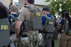 Агенти ФБР, присутні на місці, були відправлені до лікарні