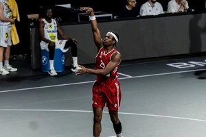 Йяму в минулому сезоні у складі другої команди «Баварії» у третьому дивізіоні місцевого чемпіонату PRO B зіграв 20 матчів