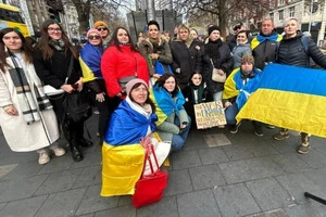 Украинцы во время мирного протеста в центре Дублина