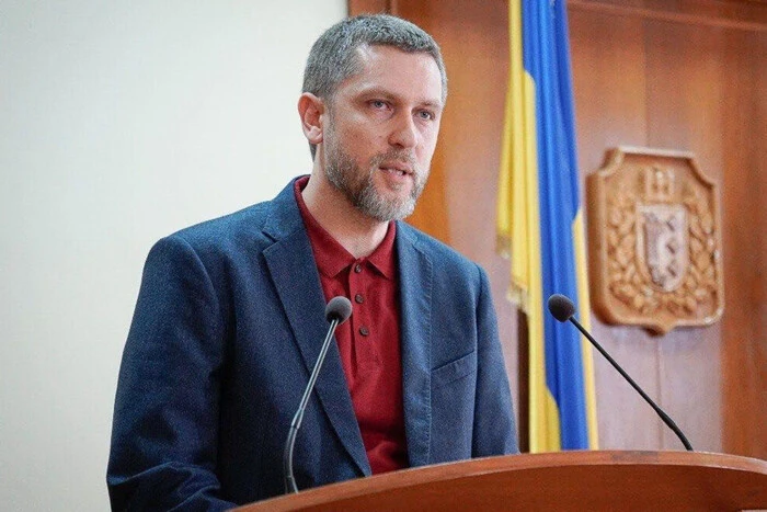 «Слуга народу» захопила Буковину. Інтерв'ю зі звільненим головою Чернівецької облради