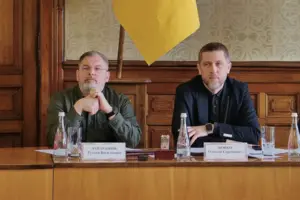 Скандал у Чернівецькій облраді. Звільнений голова розповів, хто стояв за його відставкою