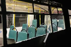 У Запорізькій області окупанти вдарили по маршрутці: є поранена