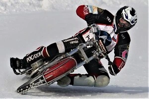 У гонках на льоду Глазов виступав у період із 2017 по 2023 рік