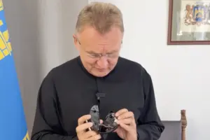 Садовий заявив про знайдений прослуховувальний пристрій у своєму кабінеті