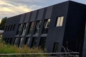 Прокуратура оскаржує право власності на двоповерховий самобуд у Деснянському районі: деталі