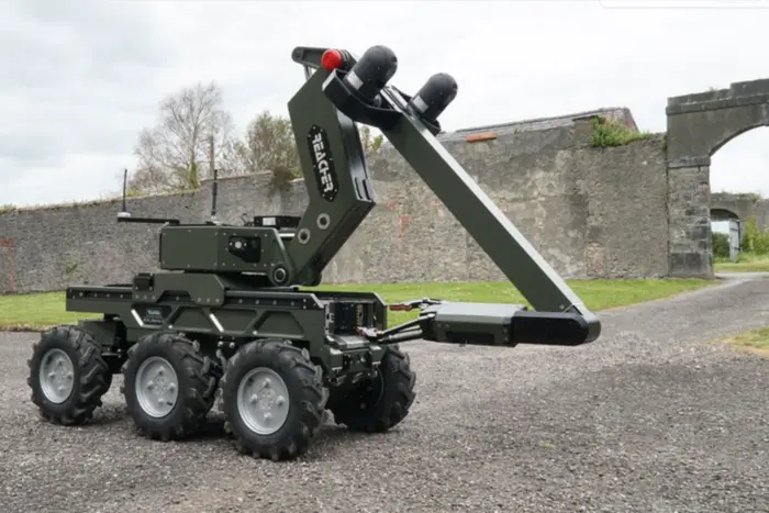 Ірландія відправила ЗСУ техніку для розмінування