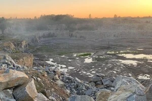 Буде гучно: на Київщині протягом дня триватимуть роботи на гранітному кар'єрі