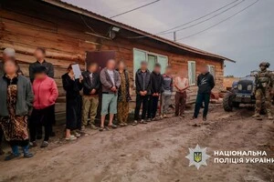 Громадянин Китаю організував агрофірму на Київщині, де експлуатував узбецьких заробітчан