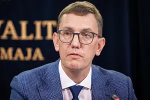 Естонія запросила консультації НАТО після зальоту російських винищувачів