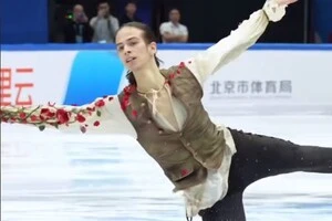 Міжнародний союз ковзанярів видалив із соцмереж відео виступу росіянина під українську пісню