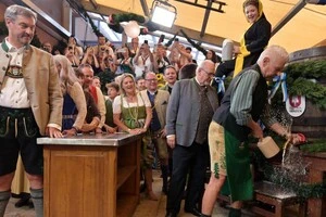 У Мюнхені стартував 190-й «Октоберфест»: спека побила рекорди, понад 500 людей звернулися по меддопомогу