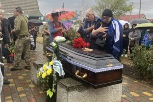 Священник не дозволив відспівати воїна у храмі. Московська церква знайшла для нього виправдання 