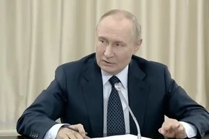 Пєсков припустив, що під час візиту до Лондона Дональду Трампу «багато розповідали» про плани тиску на Росію