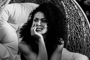 Трагічну новину артистка дізналась на Батьківщині