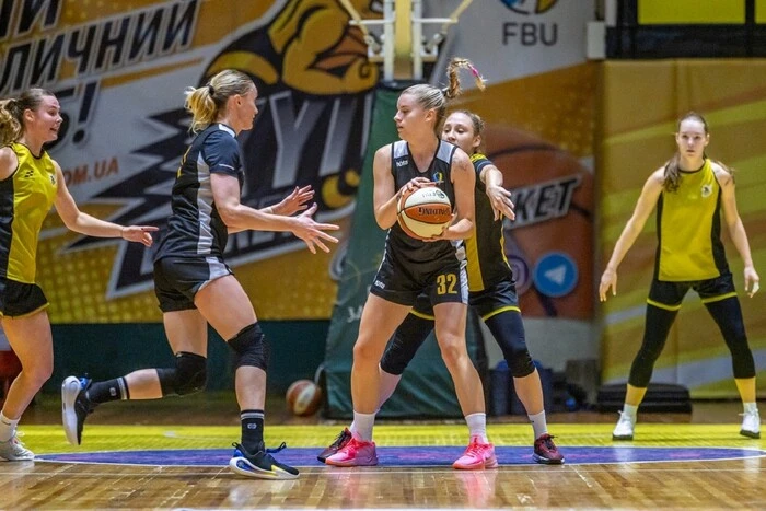 Столичні баскетбольні клуби провели товариську гру перед стартом жіночої Суперліги