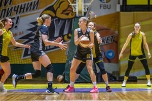 Сьогодні, 23 вересня, команди Віталія Чернія та Володимира Холопова проведуть другу очну гру