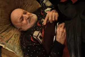 На Львівщині ТЦК мобілізував єдиного сина, який опікувався прикутим до ліжка батьком