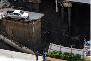 У Бангкоку під землю провалилася велика частина вулиці