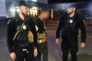 У Броварах 24-річний чоловік влаштував стрілянину у людному місці