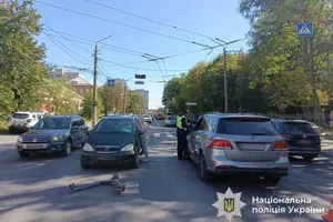 Поліція Вінниця розслідує обставини ДТП за участі автомобіля та електросамоката
