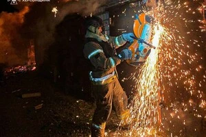 Росіяни обстріляли Херсон: кадри від ДСНС