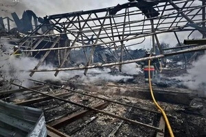 На всіх місцях влучань і пошкоджень працюють оперативні служби