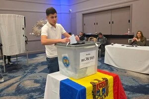 Вибори в Молдові: закордонні дільниці для голосування масово мінують