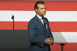 Хегсет заявил, что больше не хочет видеть «толстых генералов и адмиралов» или военнослужащих с лишним весом в боевых подразделениях