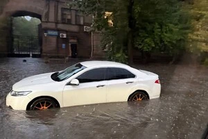 Через аномальні опади сталося підтоплення двох каналізаційних насосних станцій