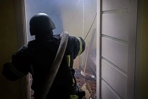 На Київщині через ранкову дронову атаку сталася пожежа (фото)