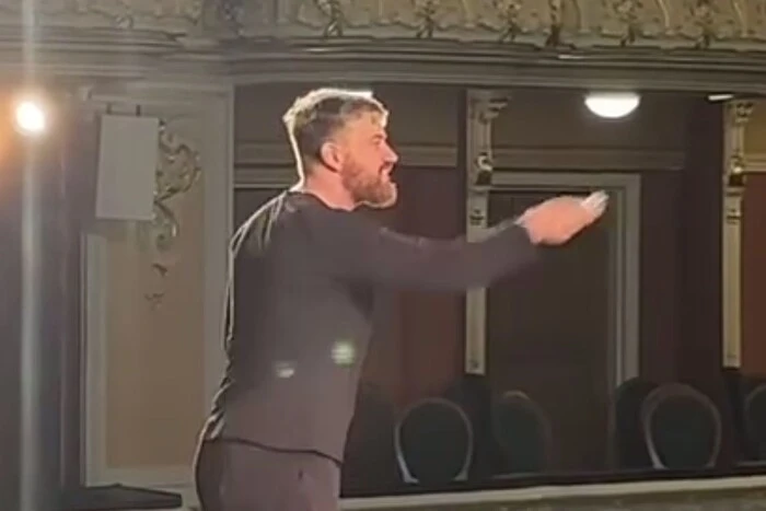 Реальна драма у Театрі Франка: актор, що претендував на місце у трупі, погрожував порізати собі вени