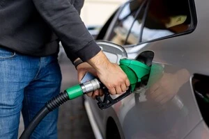 У Криму тепер можна купувати на АЗС лише 20 літрів палива