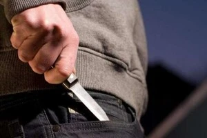 У Кривому Розі чоловік порізав ножем військовослужбовців ТЦК