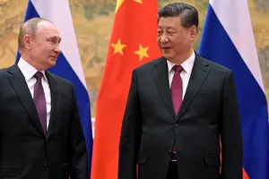 Китай допомагає Росії вбивати українців