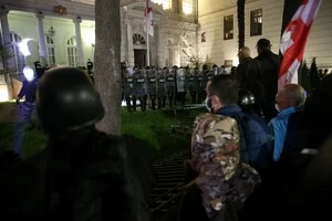 Ніч протестів у Грузії: учасники акцій та десятки правоохоронців постраждали
