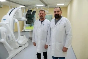 Для територій можливих бойових дій модельований рівень оплати підвищується до 28 тис грн для лікарів та 18 тис грн для медсестер