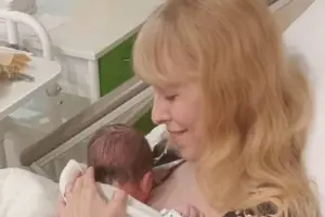 Військова Білозерська народила первістка 