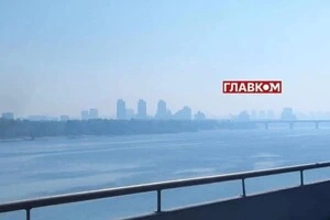 Туман у Києві: синоптики попереджають про ускладнення руху на дорогах