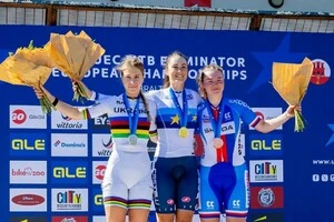 У фінальних перегонах українка (ліворуч) пропустила вперед лише Гаю Тормену з Італії