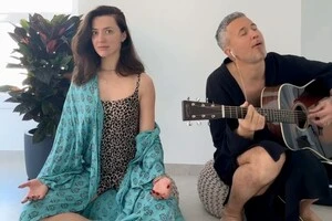 Дружина Сергія Бабкіна оголилась в соцмережах. Співак емоційно відреагував російською