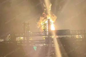 Один із найбільших НПЗ Росії зупинив установку після атаки дронів – Reuters