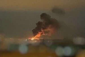 Через атаку ворога у Харкові виникла пожежа