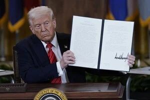 США запроваджують нові мита на вантажівки