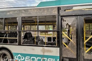 У Сумах після ранкової атаки РФ пошкоджено тролейбус і житлові будинки