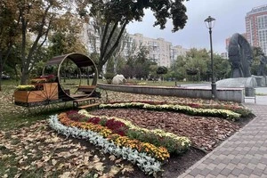 У столичному сквері Марії Заньковецької облаштовано яскраву фотозону (фото)